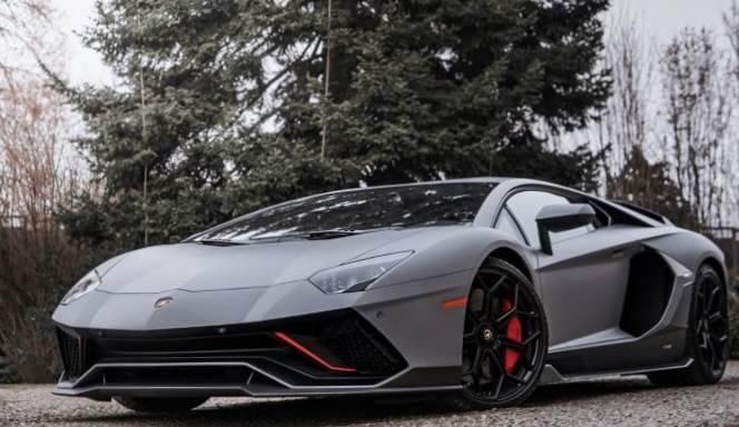 Pasar Otomotif Global Lamborghini Aventador Electric Kemewahan dan Performa Tinggi dari Italia