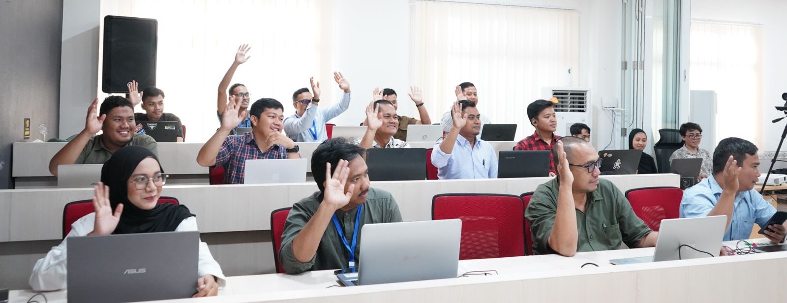 1.565 Calon Ahli K3 Lulus, Kemnaker Perkuat Pencegahan Kecelakaan Kerja