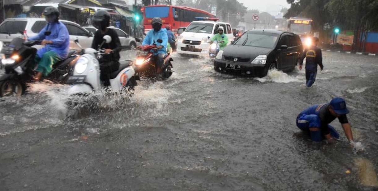 Hujan Sebentar, Palembang Pun Banjir, Lalu