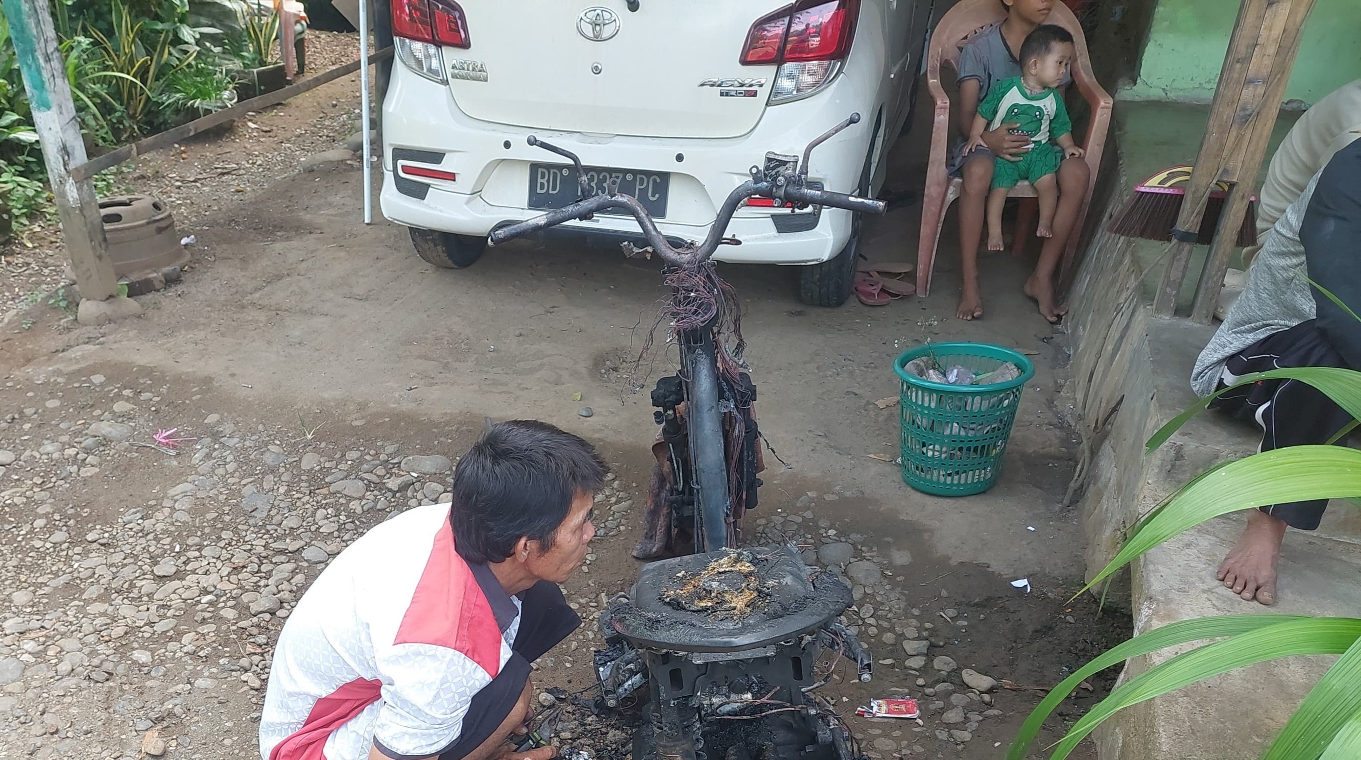  Honda Beat Hangus Terbakar di Jalan Lintas Jenggalu, Sempat Mogok