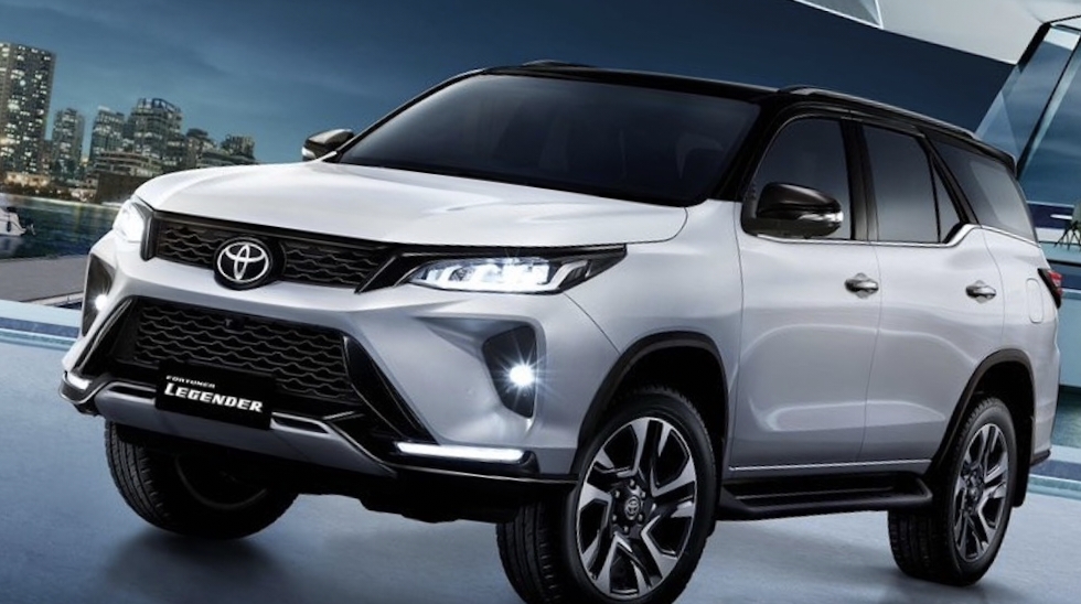 SUV Fortuner Kendaraan Mewah yang di Produksi Toyota Harga 500 Juta Tersedia di Dealer Toyota Setia Provinsi 