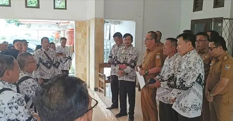 Peringati HUT PGRI ke 79 dan HGN, PGRI Seluma Berangkat ke Rejang Lebong