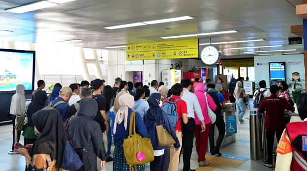 Pada November 2025, KAI Layani 2,5 Juta Pengguna LRT Jabodebek 