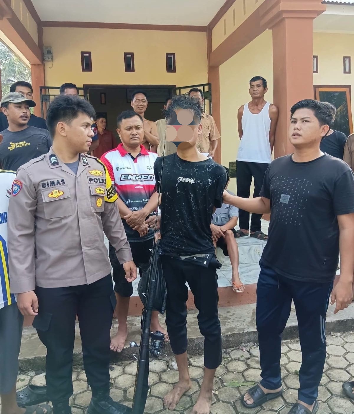   Gegara Kepergok Curi Alat Pancing, Bonyok Diamuk Amukan Massa