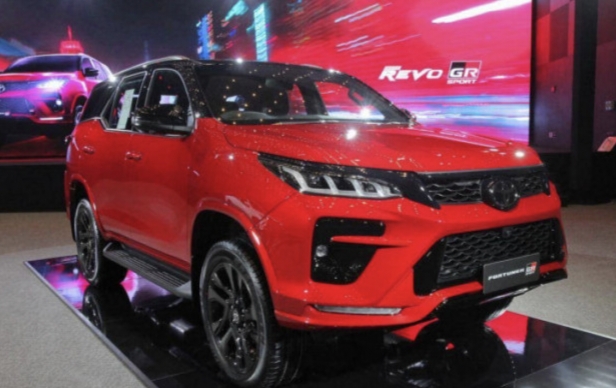 Toyota Fortuner GR Sport SUV Handal dengan Fitur Teknologi Canggih Sistem Otomatis Harga Terjangkau