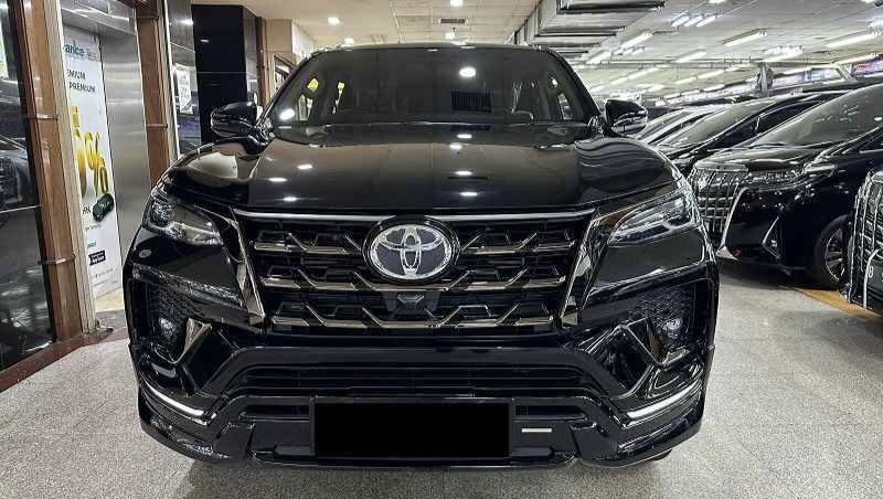 Toyota Fortuner GR Sport Harga Promo Spesial SUV Termurah Mesin Handal  Bertenaga Tinggi Fitur Sistem Otomatis