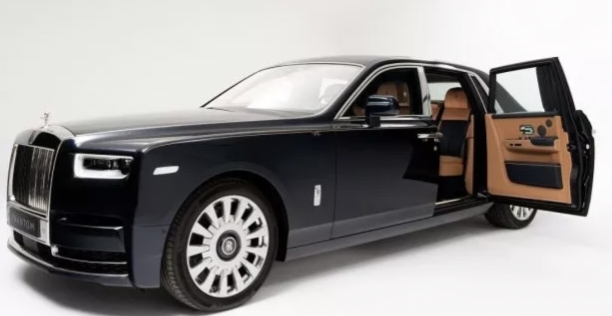 Rolls-Royce Phantom Mobil Super Mewah Produk Inggris Kombinasi Fitur Canggih Teknologi Terdepan