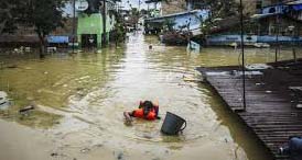 Medan Banjir Besar, Air Sampai Seatap Rumah dan Banyak Terjebak