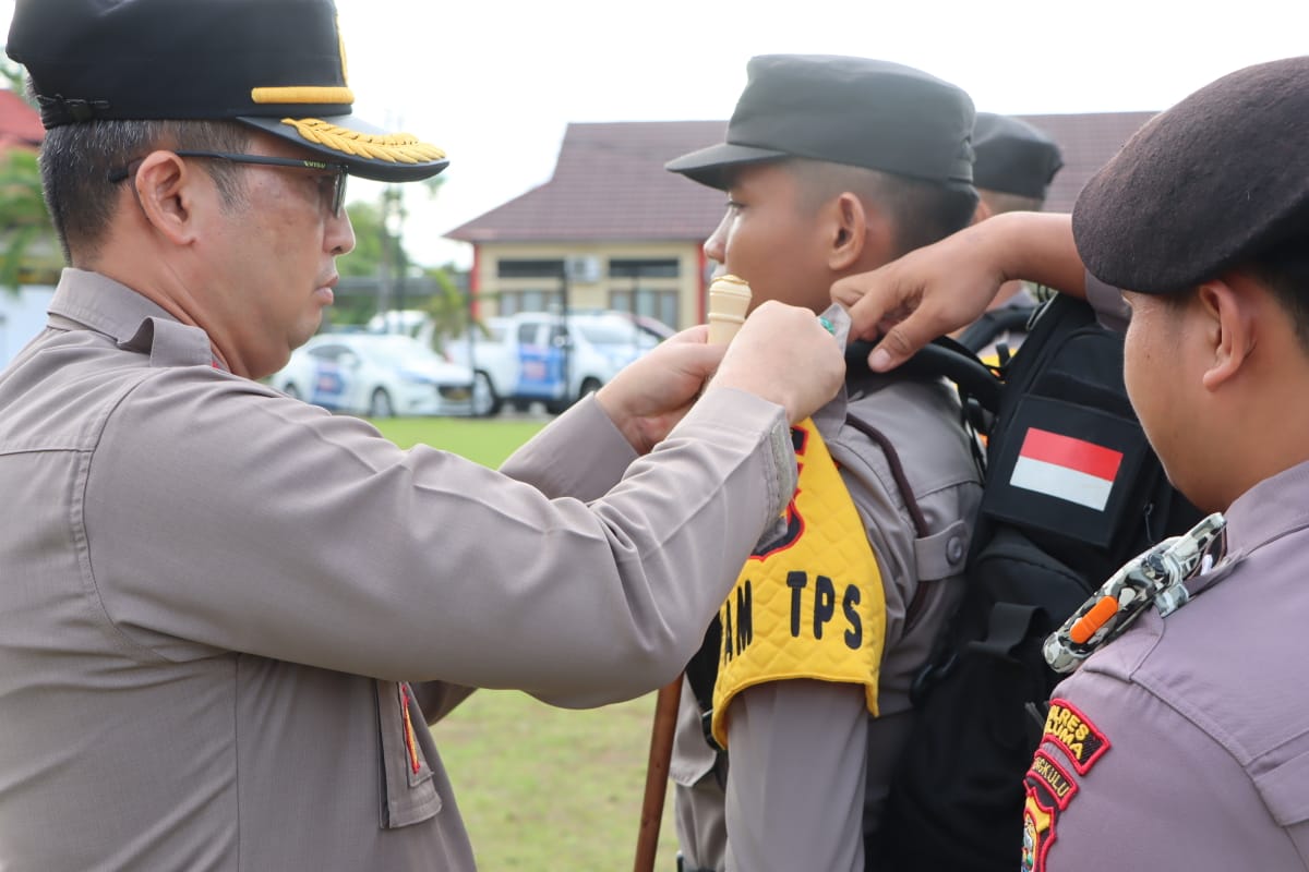  Polres Seluma Turunkan 300 Personel Amankan 370 TP,  Dibekali Suplemen Multivitamin