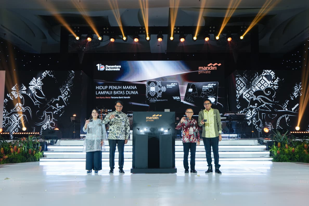   Bank Mandiri Luncurkan Kartu Debit Dan Kartu Kredit Metal Eksklusif Bagi Nasabah
