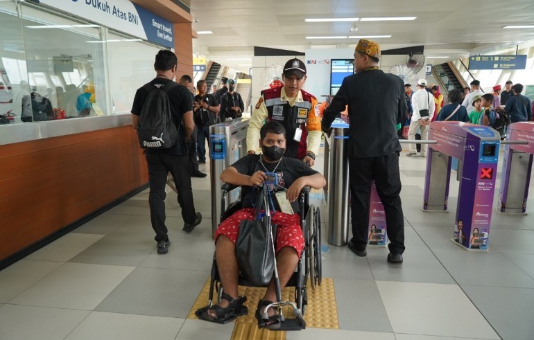 Fasilitas Ramah Disabilitas di LRT Jabodebek Buka Akses Mobilitas Tanpa Batas