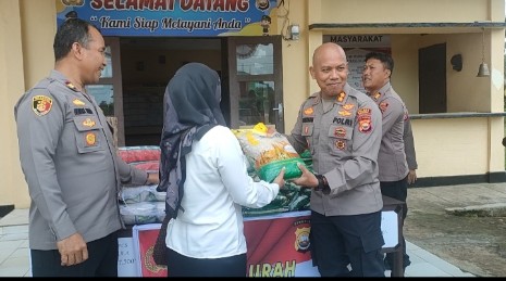 Warga Seluma Antusias Sambut Gerakan Pasar Murah Polsek Seluma Timur Polres Seluma