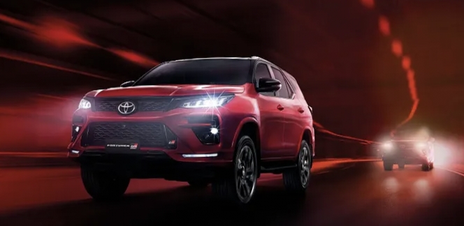 Toyota Fortuner GR Sport Terbaru Kombinasi Kecepatan Tinggi, Fitur Hibrida, dan Teknologi Inovasi Terbaru