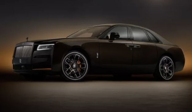 Rolls-Royce Ghost 2024 Ekleipsis Mobil Mewah Dilengkapi dengan Fitur Canggih Terbaru Sistem Otomatis Terdepan