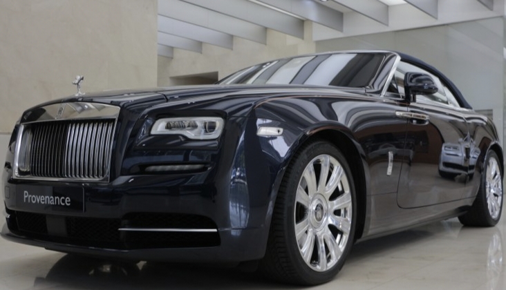 Intip Kemewahan dan Kecanggihan Rolls Royce Ghost SUV Sport Paling  Canggih dan Populer di Dunia Otomotif