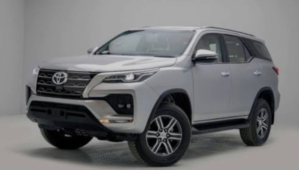 Toyota Fortuner Sport SUV Berteknologi Tinggi dengan Desain Tangguh dan Gagah Jadi Andalan di Indonesia