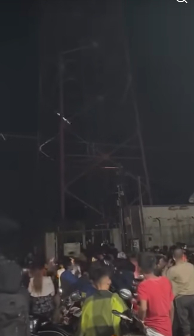  Nekat Banget, Wanita Kepahiang Ini Naik Tower  Gegara Tak Direstui Nikah