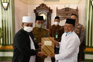 Pesan Walikota Helmi ke Pengurus Baru Masjid Baiturrahim