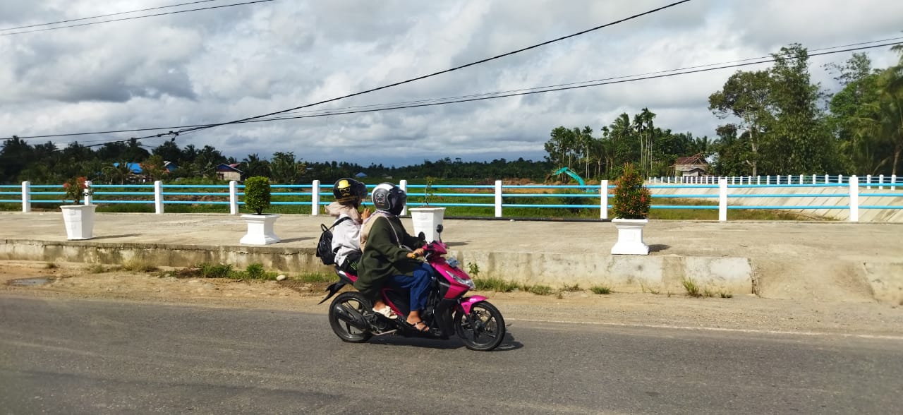 Tebat Gelumpai Jadi Pasar Terapung