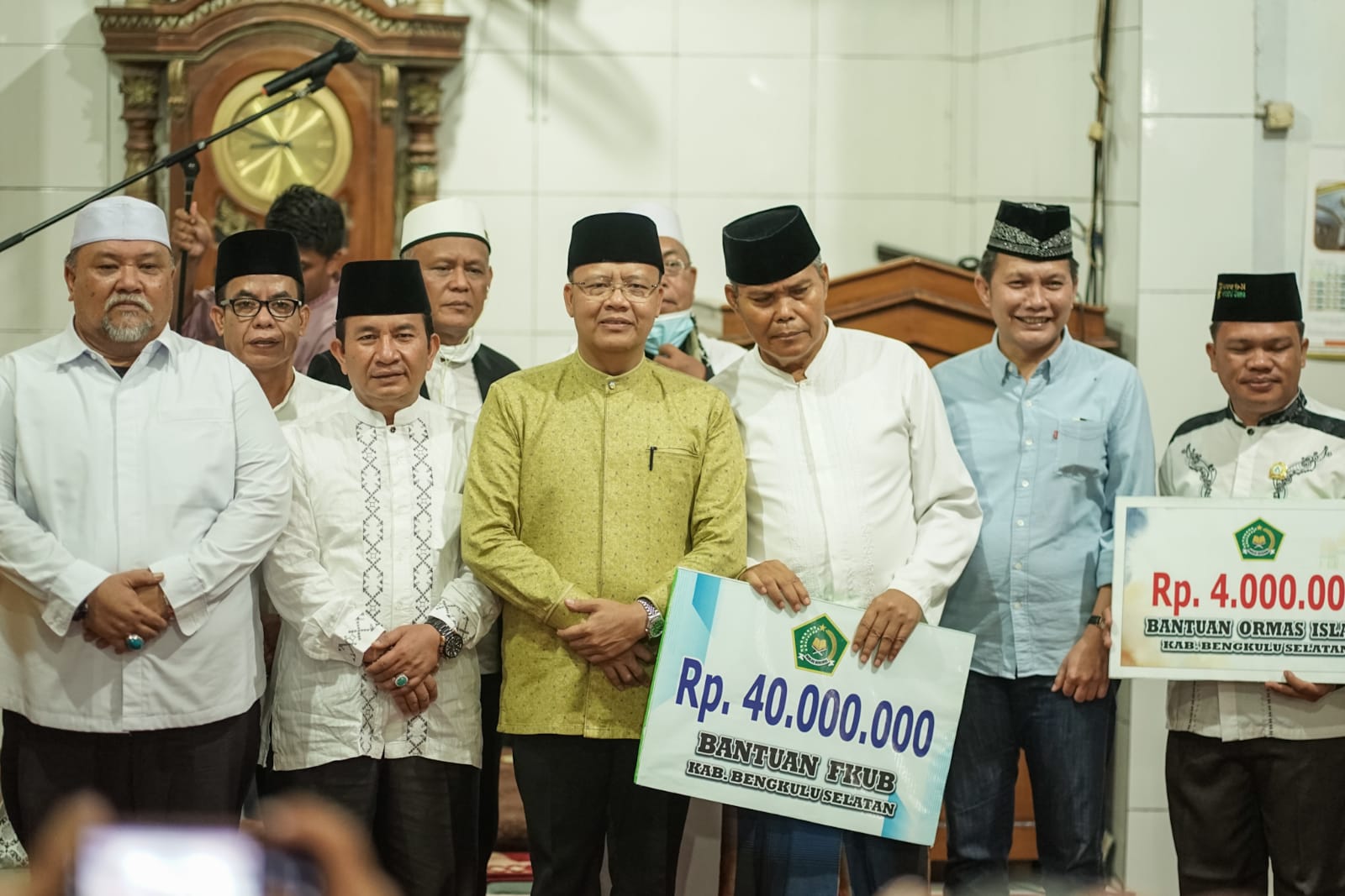 Gubernur Rohidin dan Wabup Rifa’I, Safari Ramadhan di Ulak Lebar