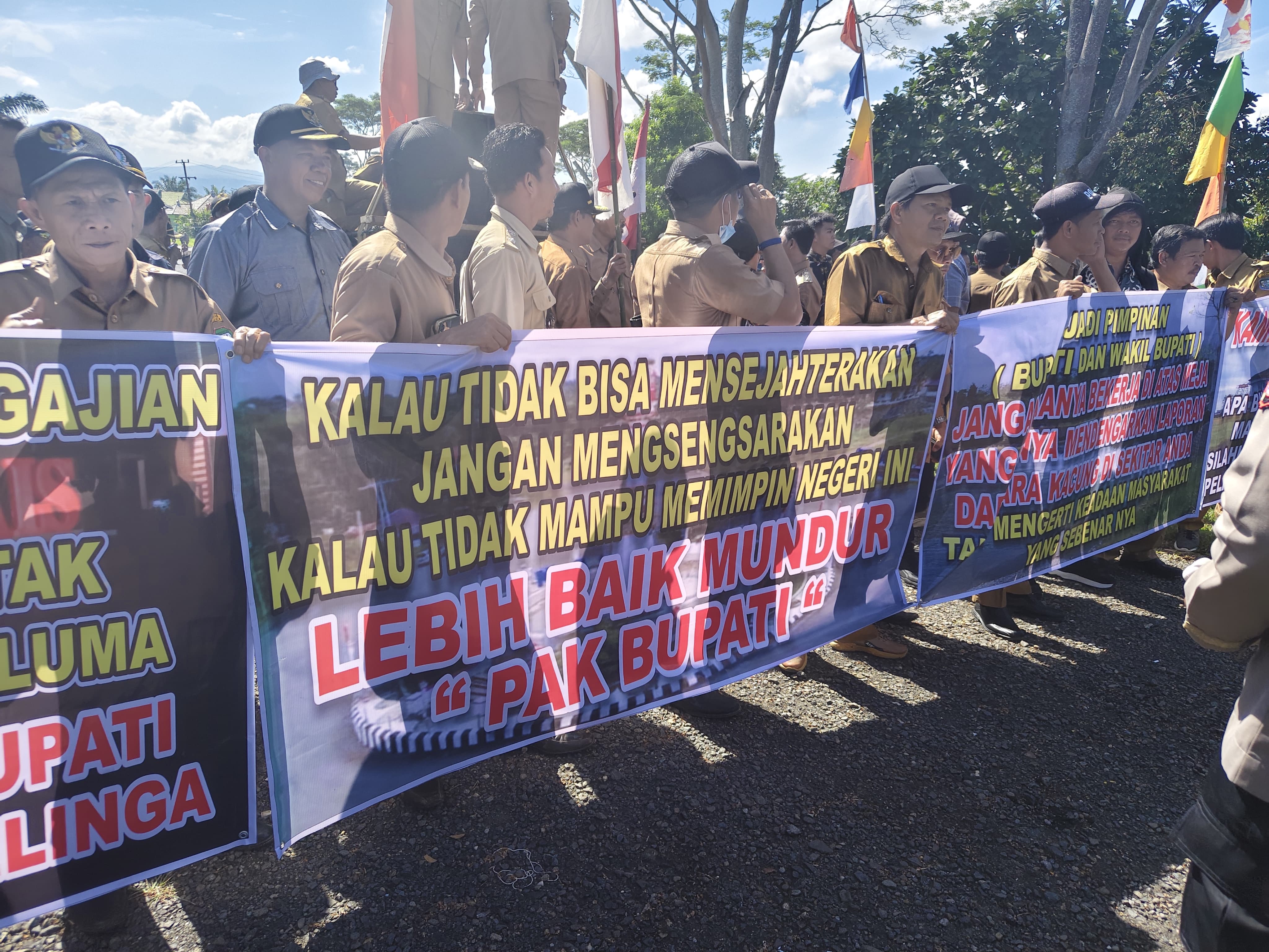 Kantor Bupati Seluma Kembali akan Didemo,Masalah ADD..Imam, Khatib, Bilal dan Gharim Direncanakan Ikut