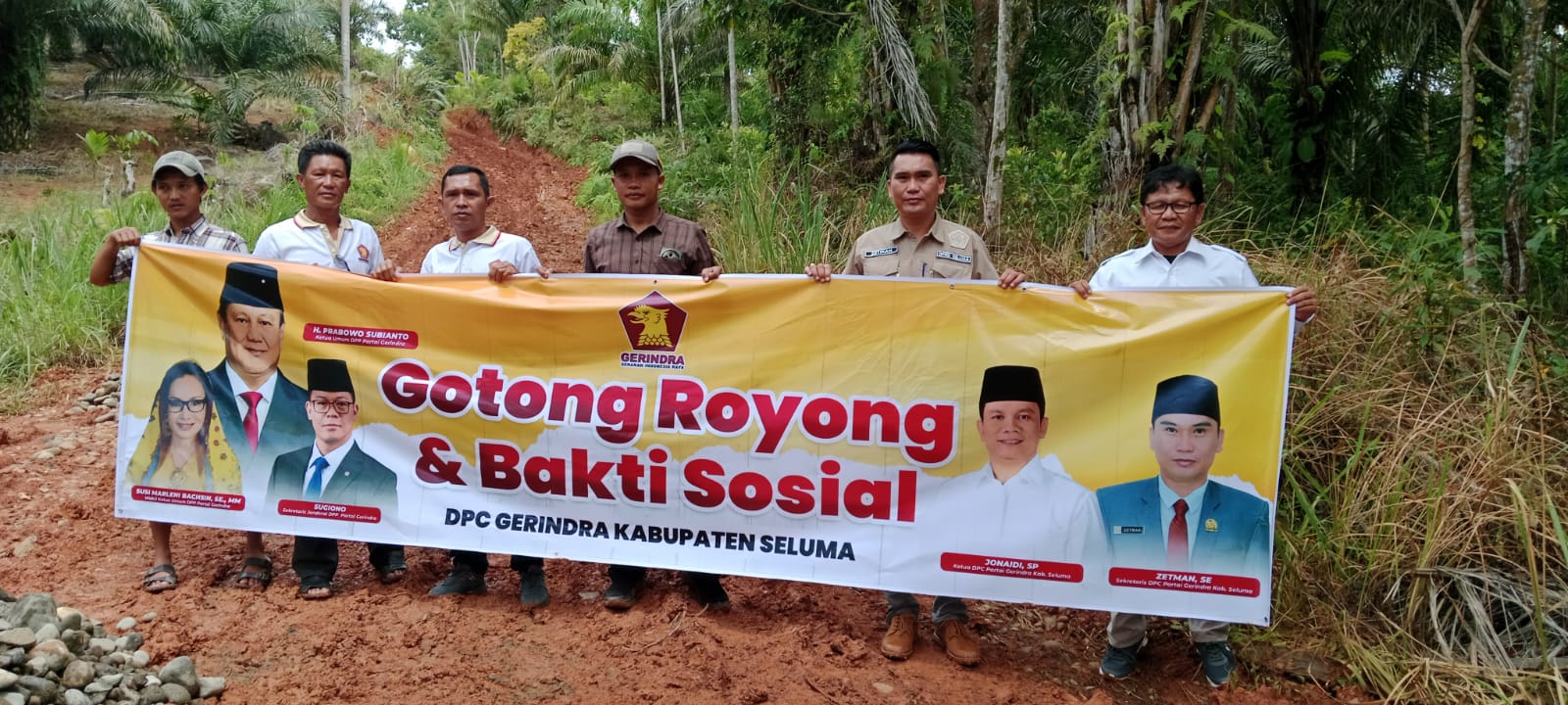 Partai Gerindra Bantu Perbaikan Jalan Tiga Desa di Seluma Utara yang Rusak Parah