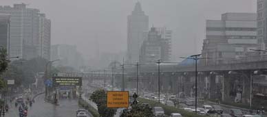  Hujan Dengan Curah Tinggi Masih Landa DKI Jakarta,  Pramono Perpanjang PJJ dan WFH