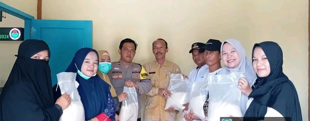 5 Desa Terdampak Bencana di BS Terima Bantuan Beras DKP 