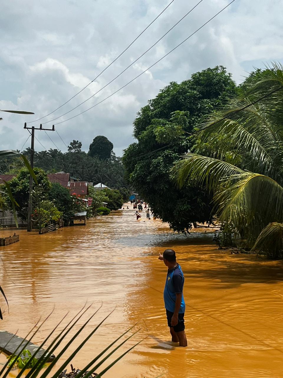 Warga Seluma Terdampak Banjir Butuh Air Bersih, Sumur Warga Tercemar