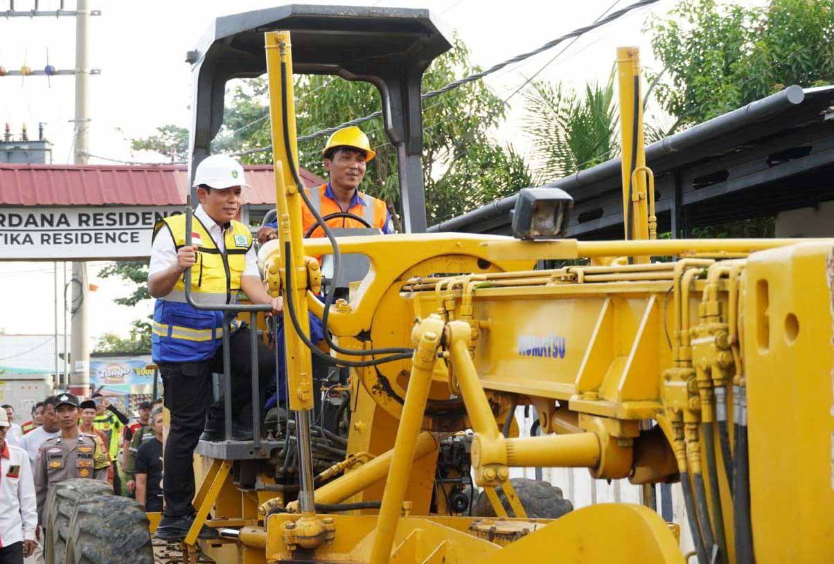 Walikota Bengkulu Mulai Program Jalan Mulus di Perumahan Warga