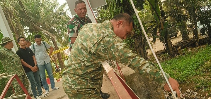 Sempat Viral, Danrem 041/Gamas Tinjau Jembatan Gantung Bandung Agung