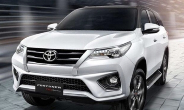SUV Toyota Fortuner GR Sport 2024 Terbaru Menggunakan Sistem Bergerak Otomatis Mesin Handal Harga Terjangkau! 