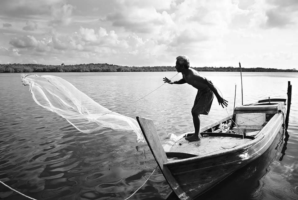 Suku Ini Hidup Sepanjang Aliran Sungai di Kepulauan Riau