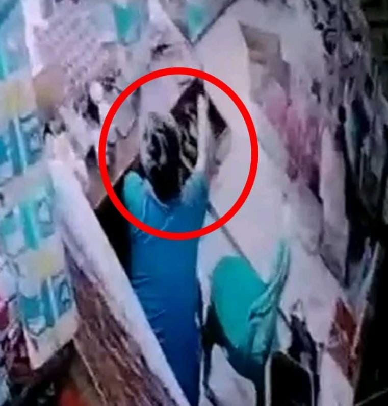 Terekam CCTV, Pelaku Pencurian Warung Tetangga Sendiri