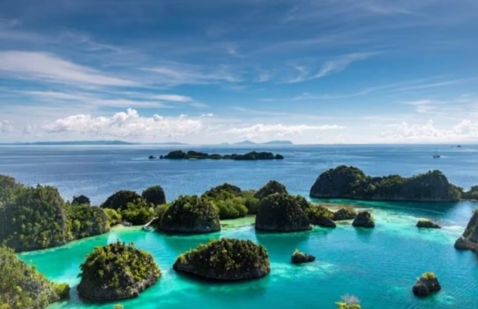 Destinasi Wisata Raja Empat Memiliki Banyak Keindahan di Provinsi Papua Barat Pulau Waigeo