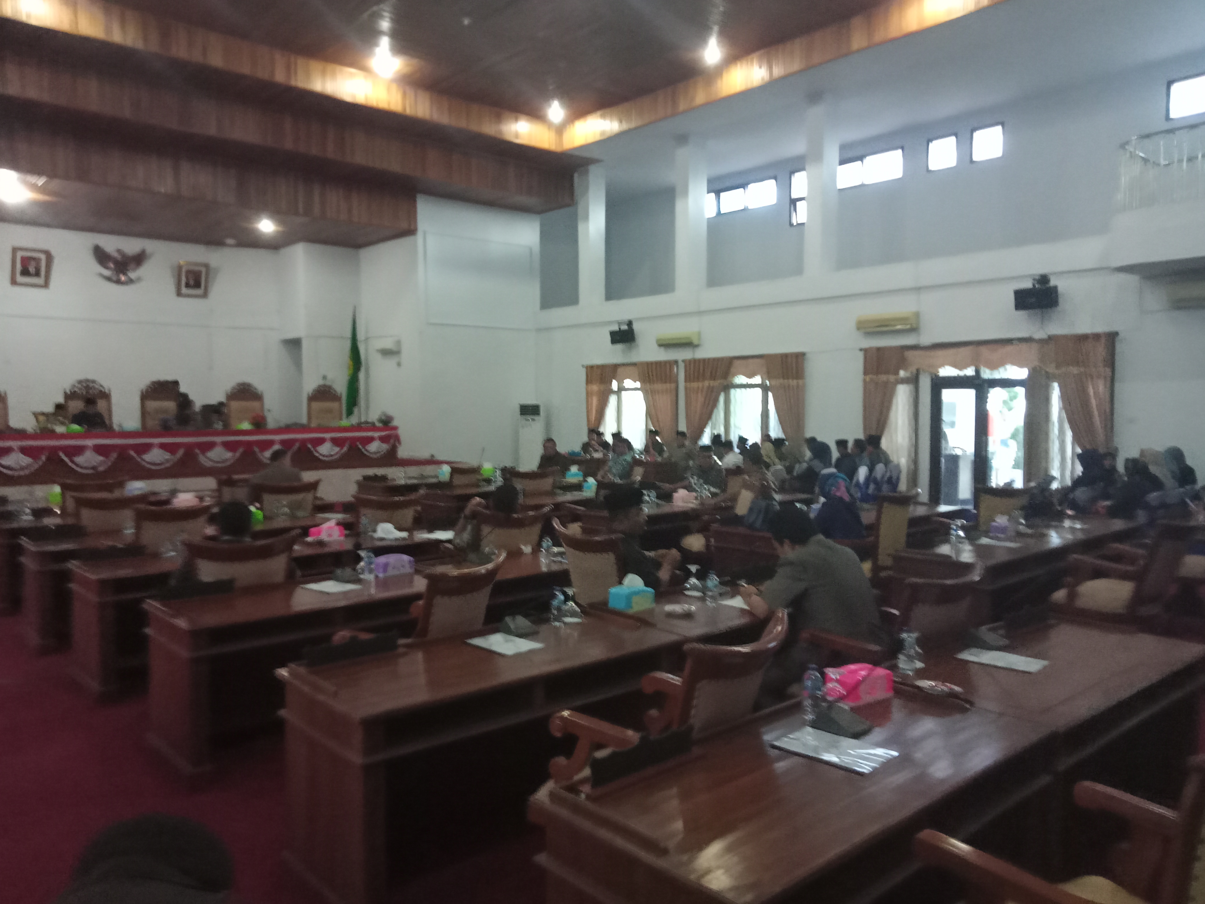  Cuma Dihadiri 12  Anggota DPRD Seluma, Paripurna Dua Kali Diskor