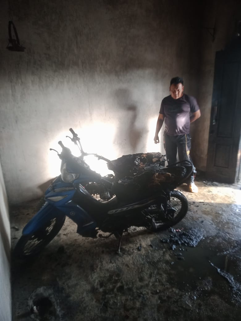 Dugaan Kebakaran Rumah Milik Warga Dusun Baru di Bakar OTD, Motor 2 Unit Ikut Terbakar