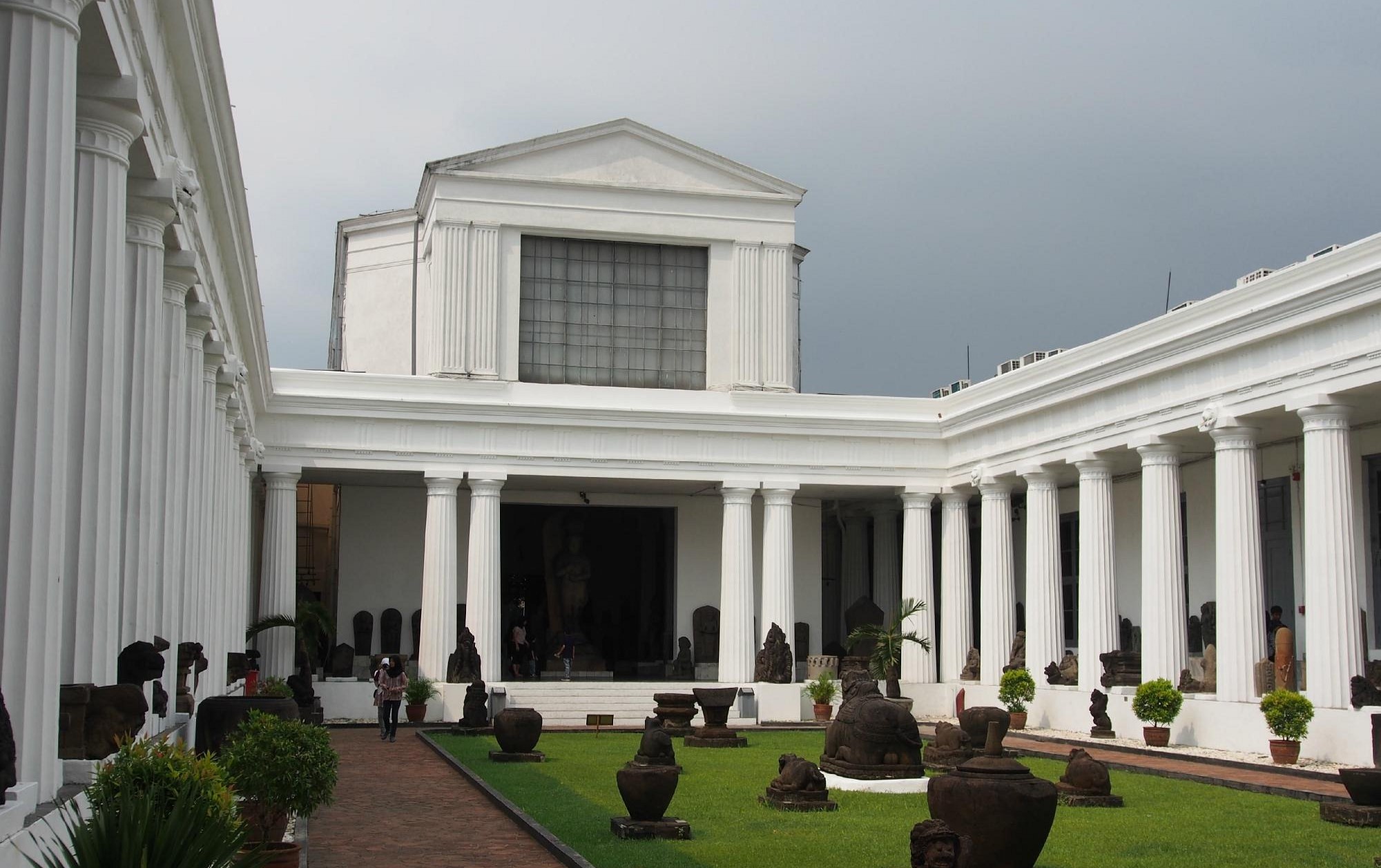 Pasca Kebakaran, Museum Nasional Ditutup Sementara.  Banyak Barang Bersejarah  Terbakar!