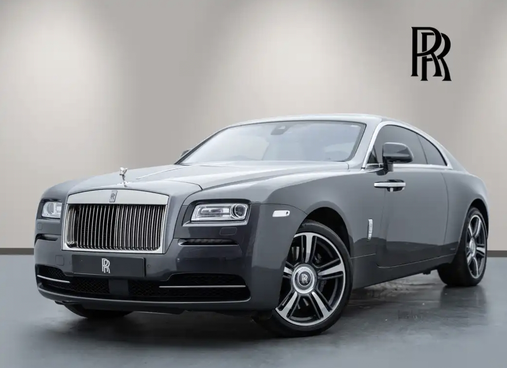 Rolls-Royce Phantom Eksklusivitas Mobil Super Mewah Kecaggihan dan Kecepatan tinggi dengan Fitur Hibrida