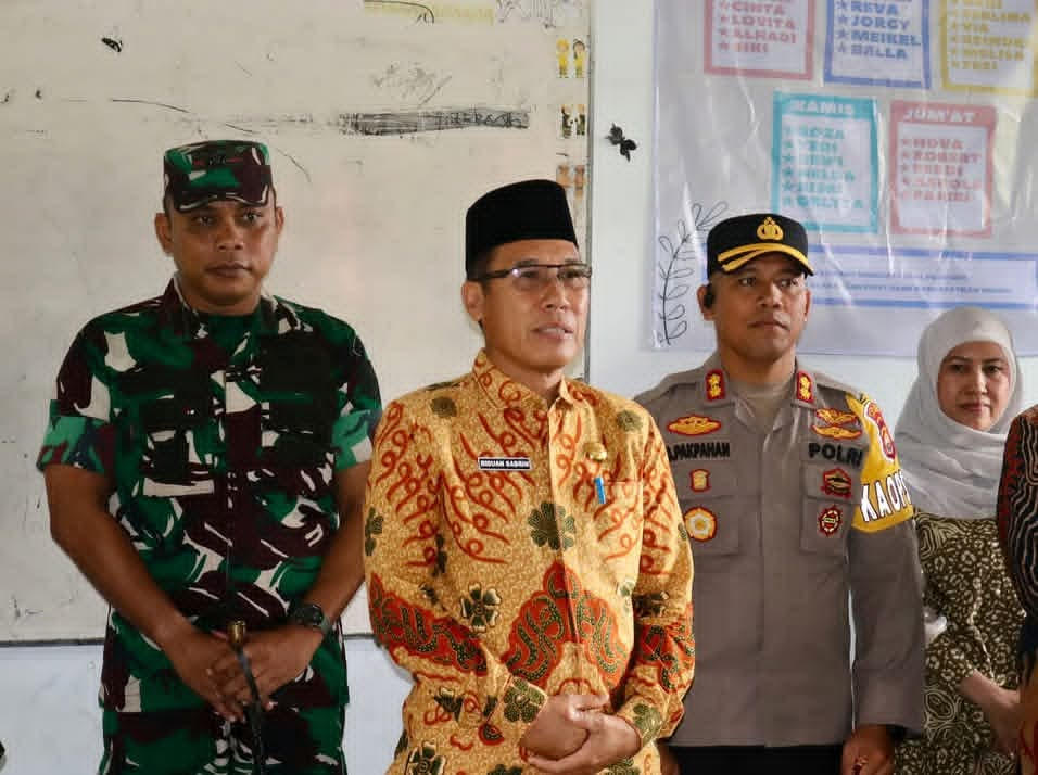  Akhirnya Siswa di Tais Dapat MBG, Asisten III Luncurkan Program MBG di  di SMA Negeri 1 Seluma
