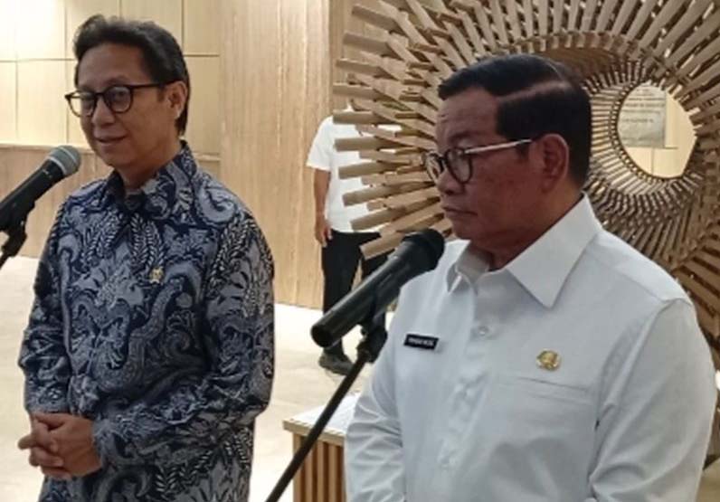 Hujan Jakarta Mengandung Mikroplastik, Warga Jakarta Diminta Pakai Masker Saat Beraktivitas