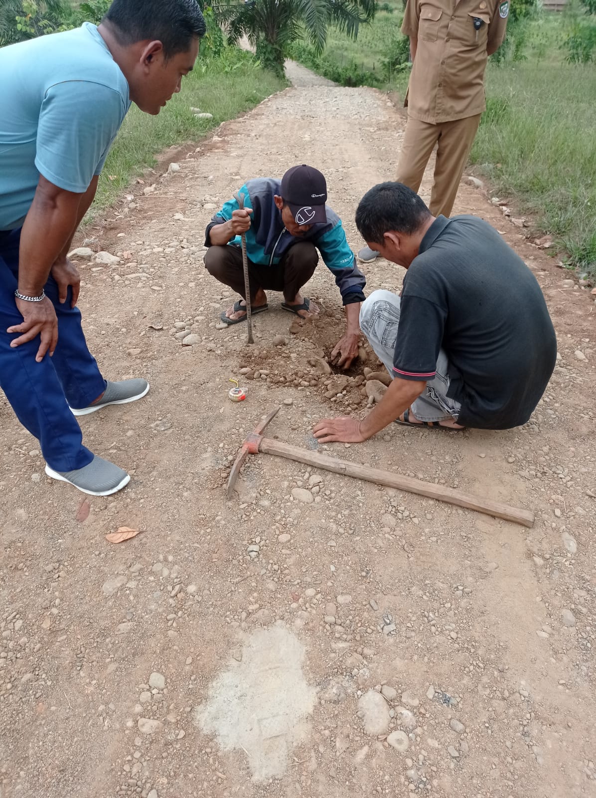 Melalui Dana Kelurahan, Rimbo Kedui Bangun Drainase dan Pengoralan Jalan