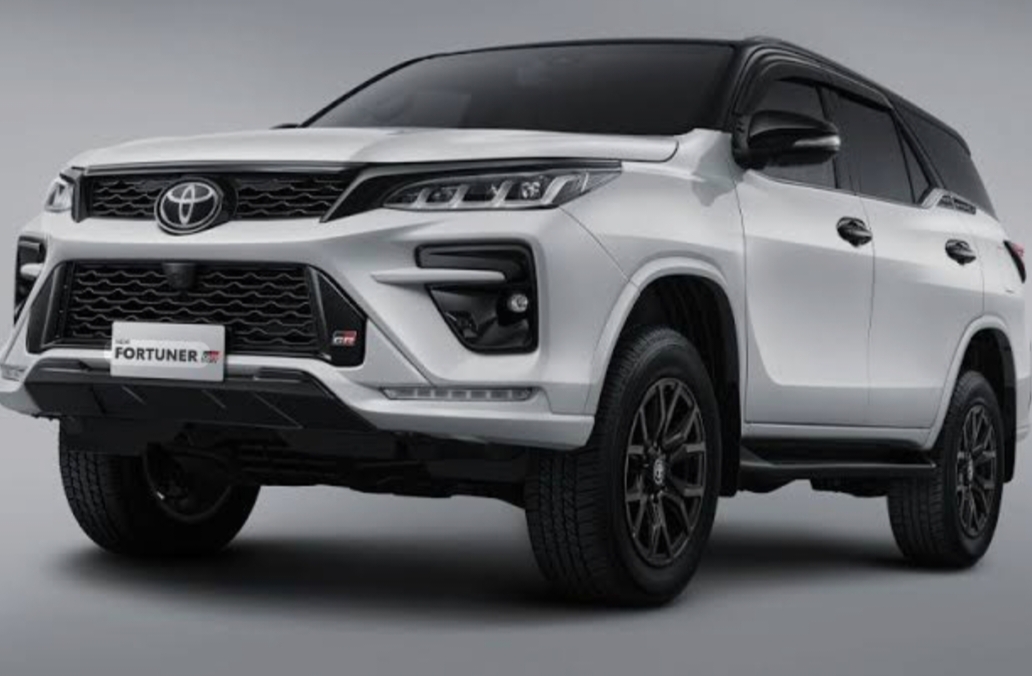 Toyota Fortuner Diesel 4x4 GR Sport Terbaru 2024, Varian Canggih Tak Kalah Saing dari Pajero Sport
