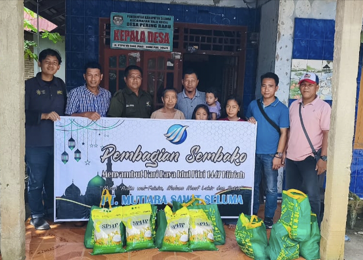 500 Peket Sembako di Salurkan PT. Mutiara Sawit Seluma ke 15 Desa Penyangga