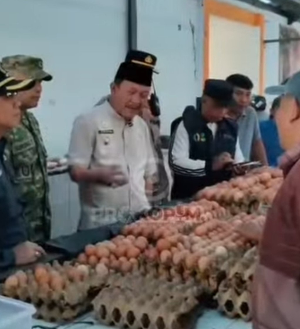Pastikan Stabilitas Harga Sembako, Wabup BS Yevri Sudianto Pantau Operasi Pasar