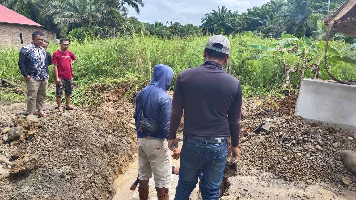 Terancam Putus, Jembatan Penghubung Padang Cekur–Pasar Talo Diperbaiki