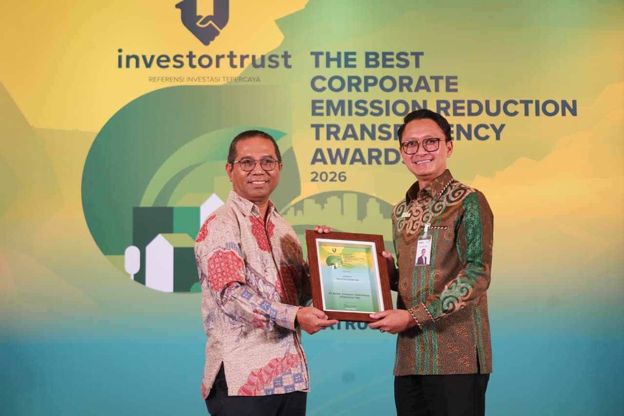 Dukung Target Net Zero Emission Indonesia, BSI Raih The Best Corporate Emission Reduction Transparency Awards