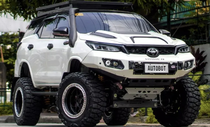 Toyota Fortuner GR Sport, SUV Tangguh Siap Bertualang di Segala Medan, Mobil Desain Tingga Ban Jumbo