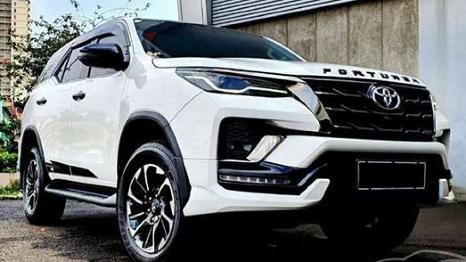 Toyota Fortuner GR Sport 2024 SUV Handal Harga Terjangkau Memiliki Fitur Sistem Otomatis Canggih Incaran! 