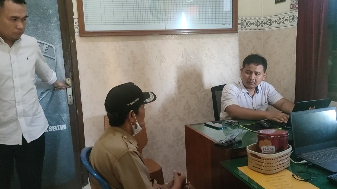  Polsek Seluma Timur Periksa Kades dan Ketua BPD Tangga Batu Seluma